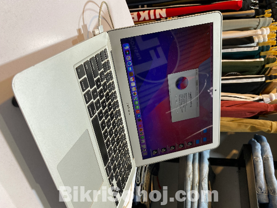 MacBook Air (13-inch, 2017)